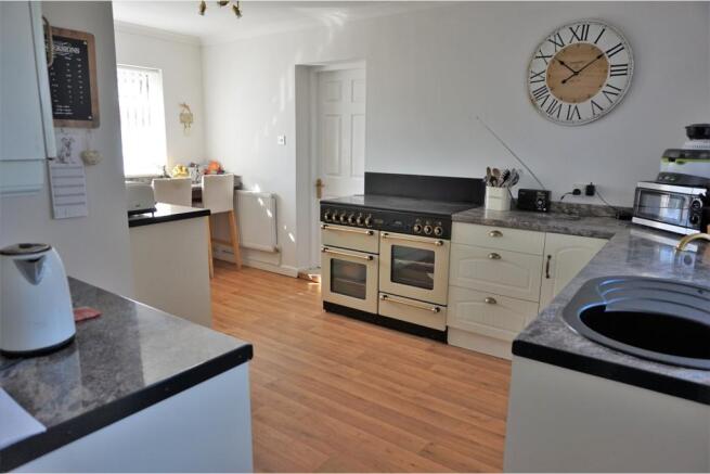 Kitchen / Breakfast