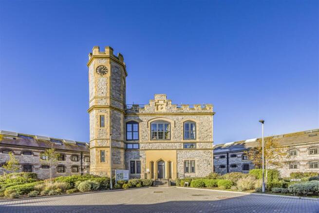 14 Radial House, Governors Walk, Portsmouth-Portic