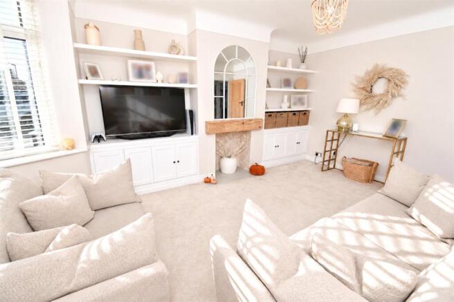 Caulfield Drive, Greasby, Wirral photo 3