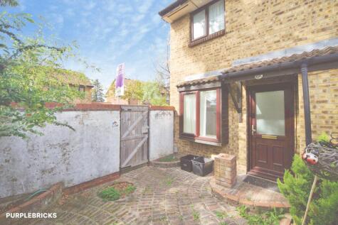 Fiennes Close, Dagenham, RM8