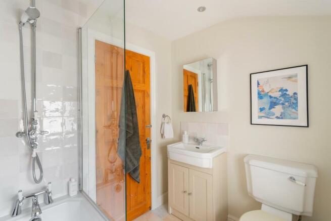 APG82 - Bathroom A.jpg