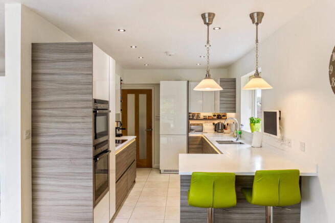 Wickham Drive, Hurstpierpoint, West Sussex, BN6 9AP photo 4