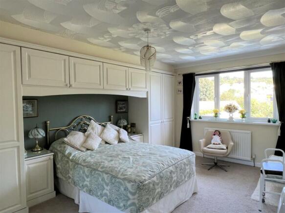 Bedroom: