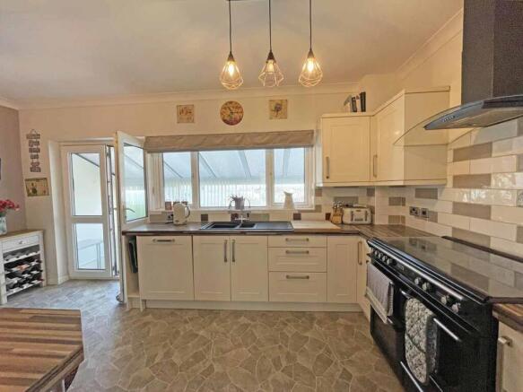Dayton Close 51 Kitchen 3.jpg