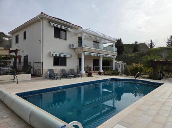 4 Bedroom Villa for