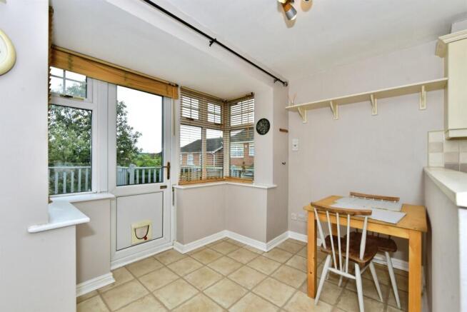 4 bed Detached for sale Image 6