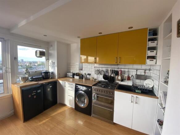 Selworthy kitchen 02 - Eden Harper.JPG
