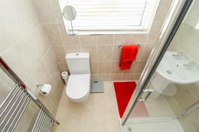 SHOWER ROOM/W.C.