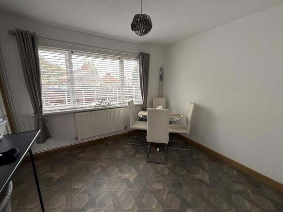 3 bed Semi-Detached to rent Image 5