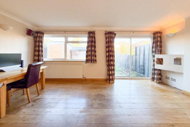 Lillibrooke Crescent, Maidenhead, Berkshire, SL6 3XJ photo 4