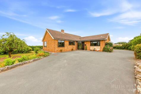 Doncaster Road, East Hardwick, WF8