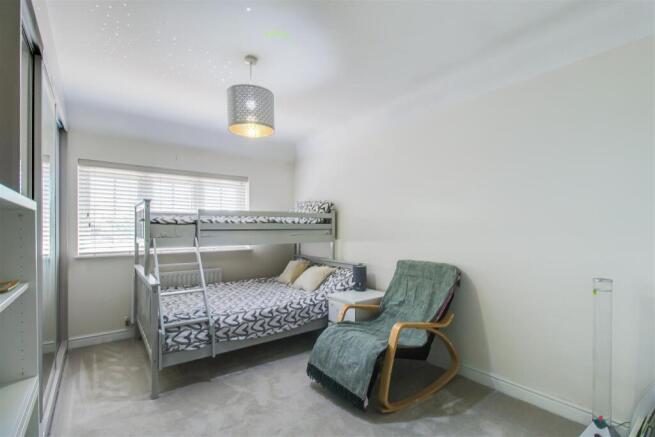 4 bed Detached for sale Image 11