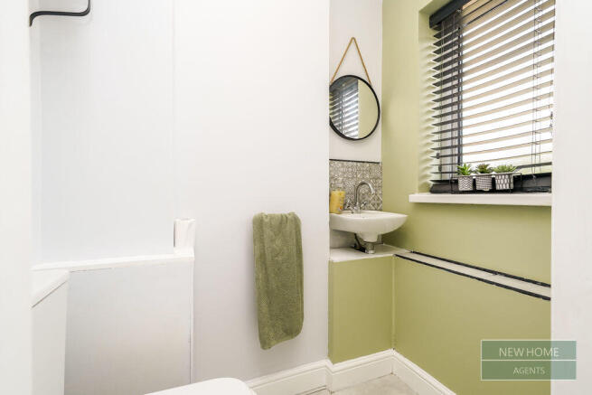 4 bed Semi-Detached for sale Image 8