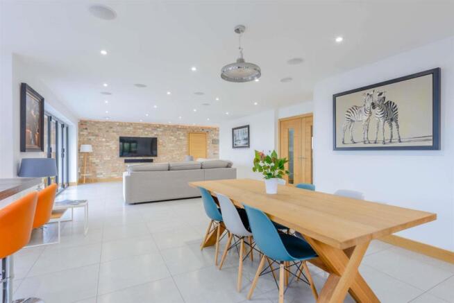 Open Plan Kitchen/Dining Reception