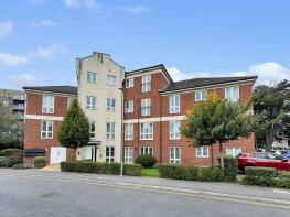 Flat 1, 2 Stroudley House, Cambrian Way, Castle, Worthing BN13 1FE