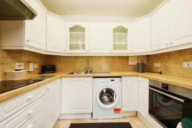 2 bed Apartment for sale Image 9