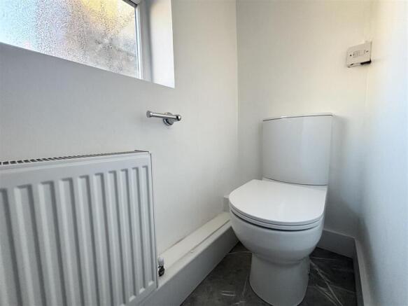 3 bed Detached to rent Image 4