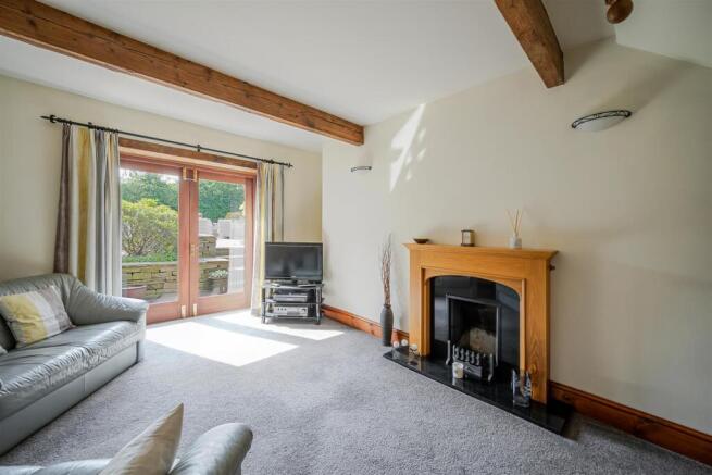 5 bed Detached for sale Image 9