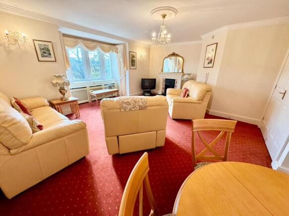 2 bed Flat for sale Image 5