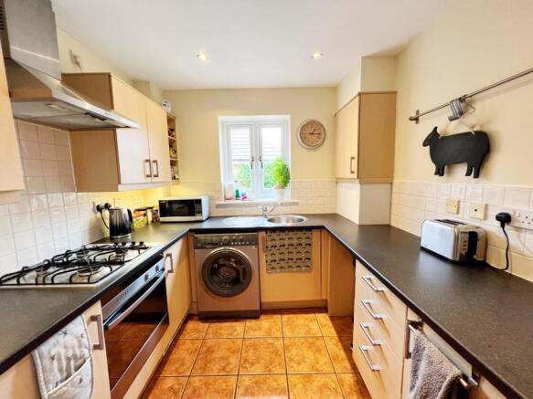 Kitchen pic 3.jpg