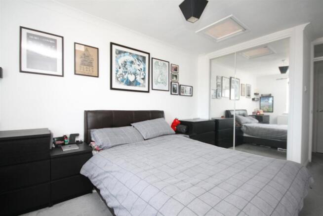Bedroom (2).JPG