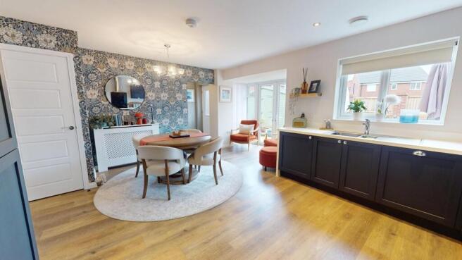 4 bed Detached for sale Image 9