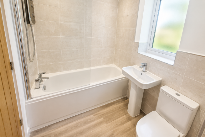 4 bed Detached for sale Image 8