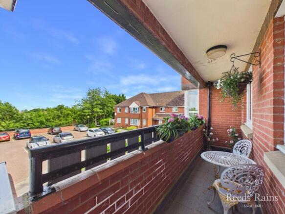 2 bed Apartment for sale Image 6
