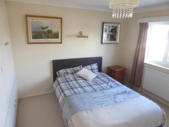 BEDROOM 2