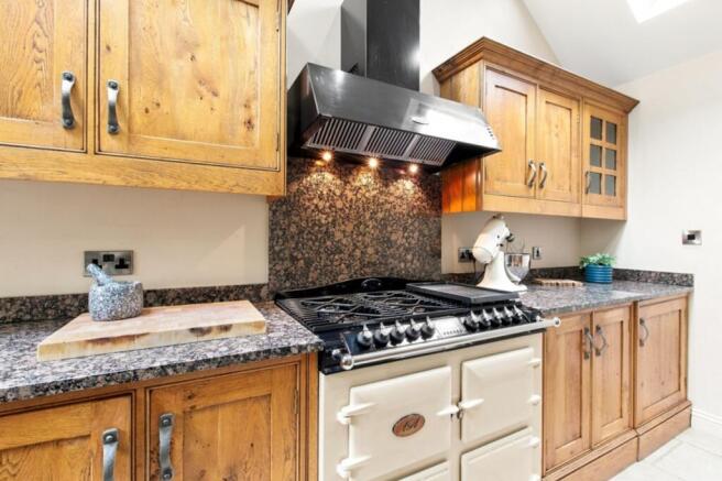 3 bed Semi-Detached for sale Image 7