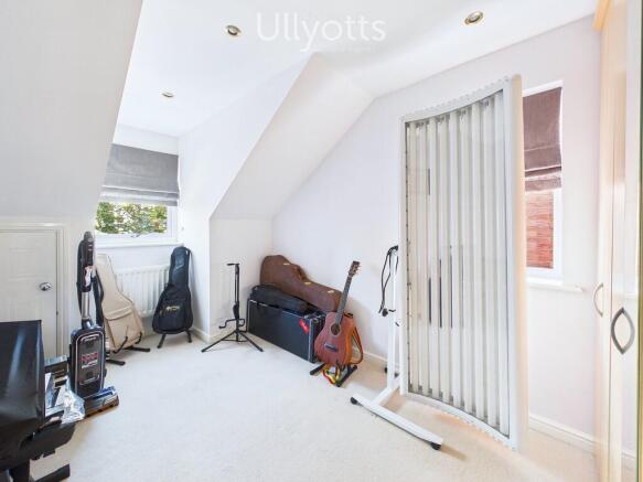 4 bed Detached for sale Image 8