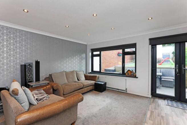 3 bed Terraced to rent Image 8