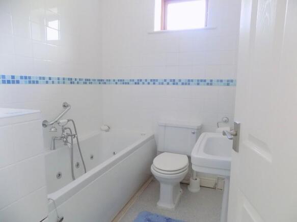 Master en-suite.