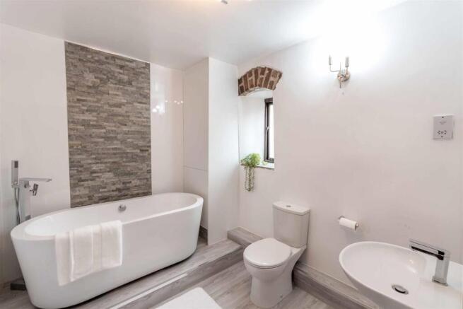 3 bed Barn Conversion for sale Image 12