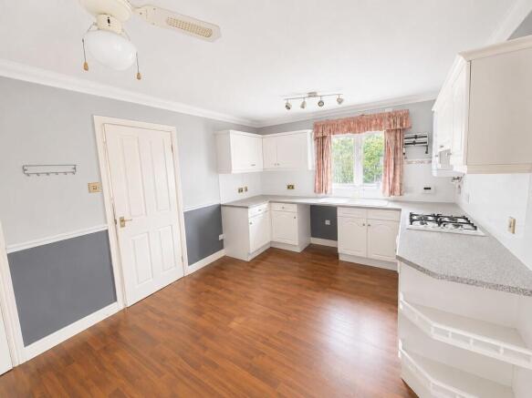 3 bed Detached for sale Image 7