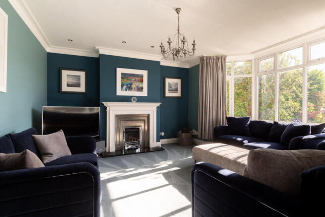 5 bed Semi-Detached for sale Image 9