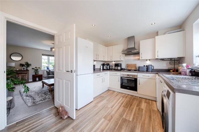 3 bed Semi-Detached for sale Image 6