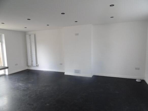 LIVING ROOM AREA