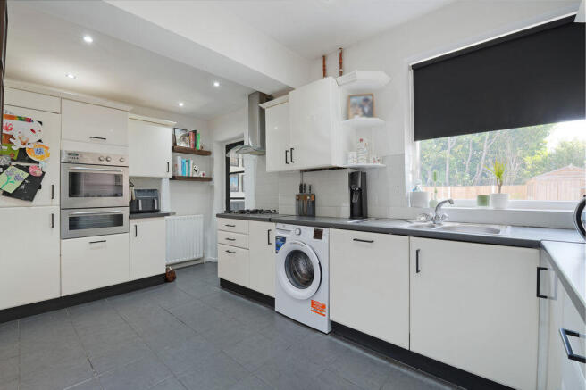 3 bed Semi-Detached for sale Image 4