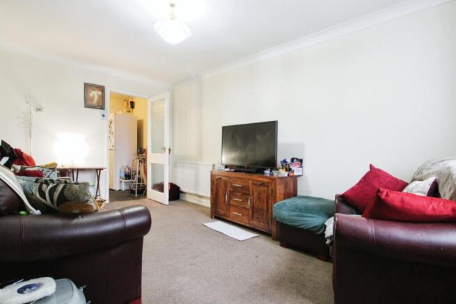 Pennyroyal Close, St. Mellons, Cardiff photo 4
