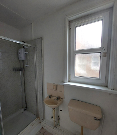 1 bed House Share to rent Image 5