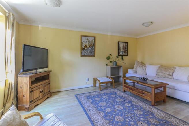 Caernarvon Court 1-7.jpg