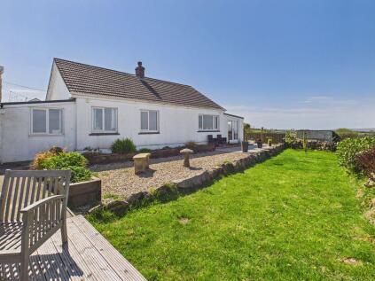Copper Hill Troon - Detached four bedroom bungalow with paddock