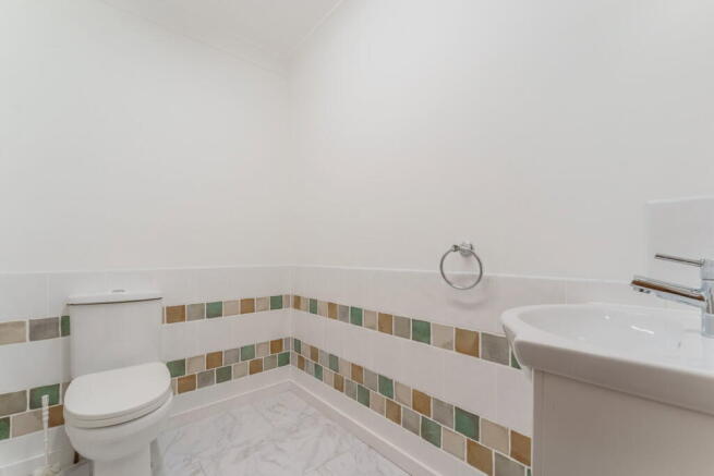 4 bed Detached for sale Image 9