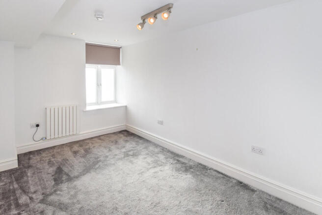 1 bed Ground Flat for sale Image 5