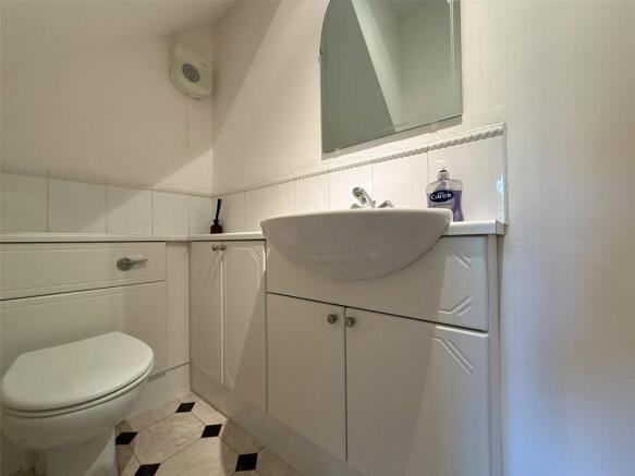 4 bed Detached for sale Image 10