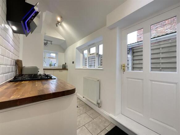 4 bed House for sale Image 5