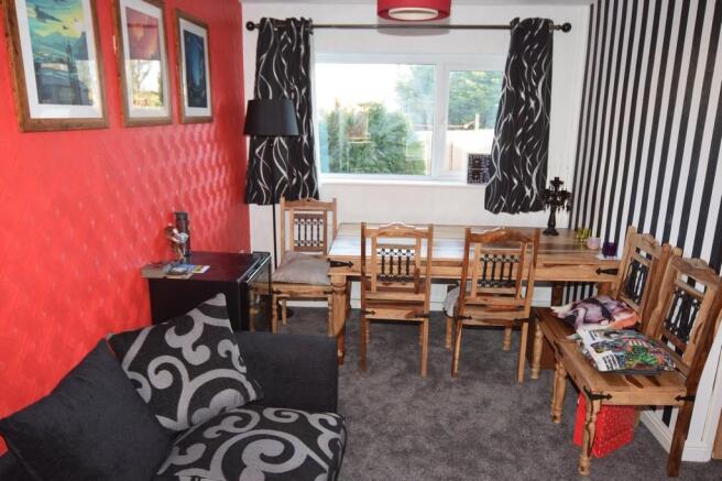 LOUNGE DINER