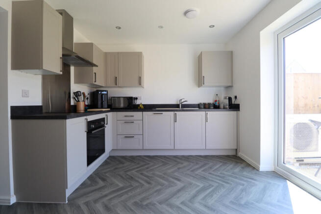 2 bed Semi-Detached for sale Image 8