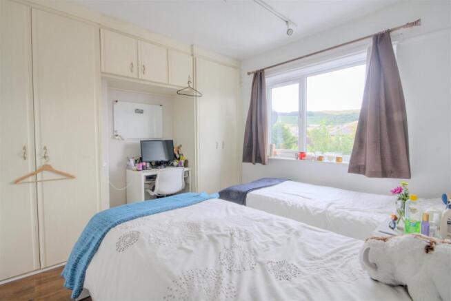 3 bed Semi-Detached to rent Image 7